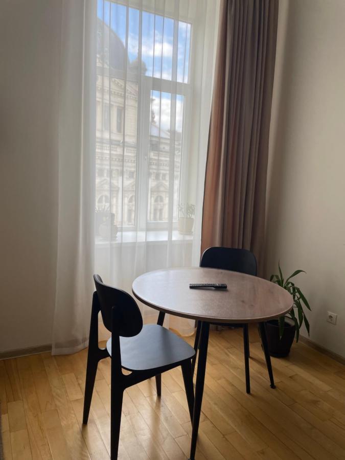 Apartment With The View Of The Opera House Leópolis Exterior foto